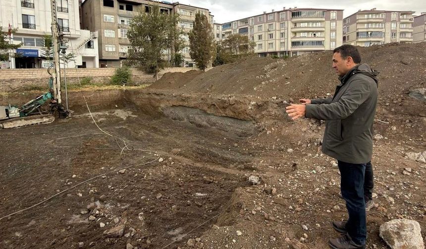 Milli Eğitim Müdürü Iğdır Ortaokulu İnşaat Sahasında İncelemede Bulundu