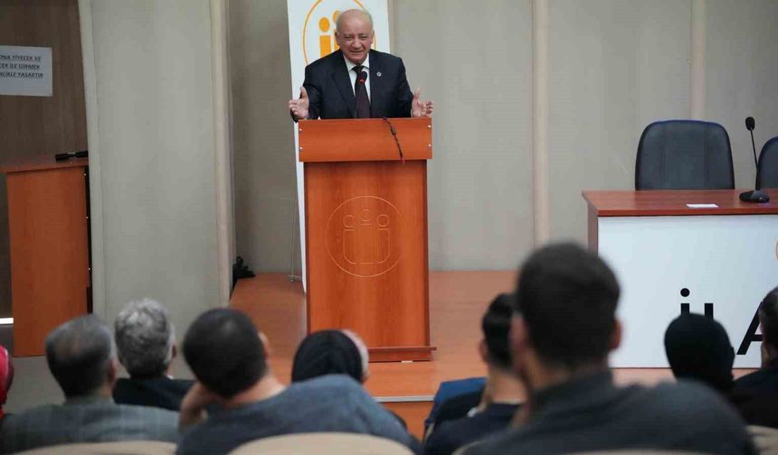 Prof. Dr. Durmuş Boztuğ, Türk irfan geleneğinin tarihsel izlerini anlattı