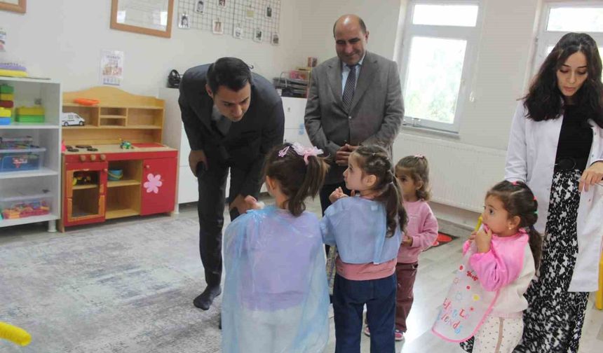 Selim Kaymakamı Semiz'den Şehit Umut Gök Anaokuluna ziyaret