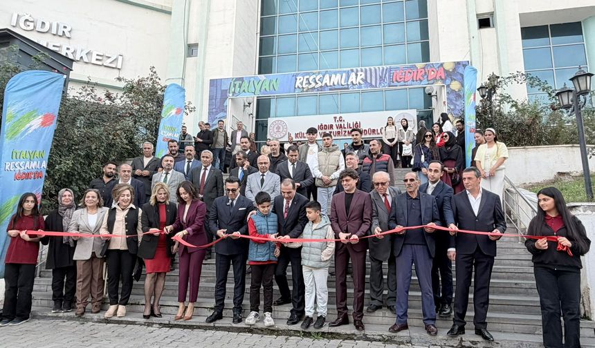 İTALYAN RESSAMLARIN ESERLERİ IĞDIR’DA SANATSEVERLERLE BULUŞTU