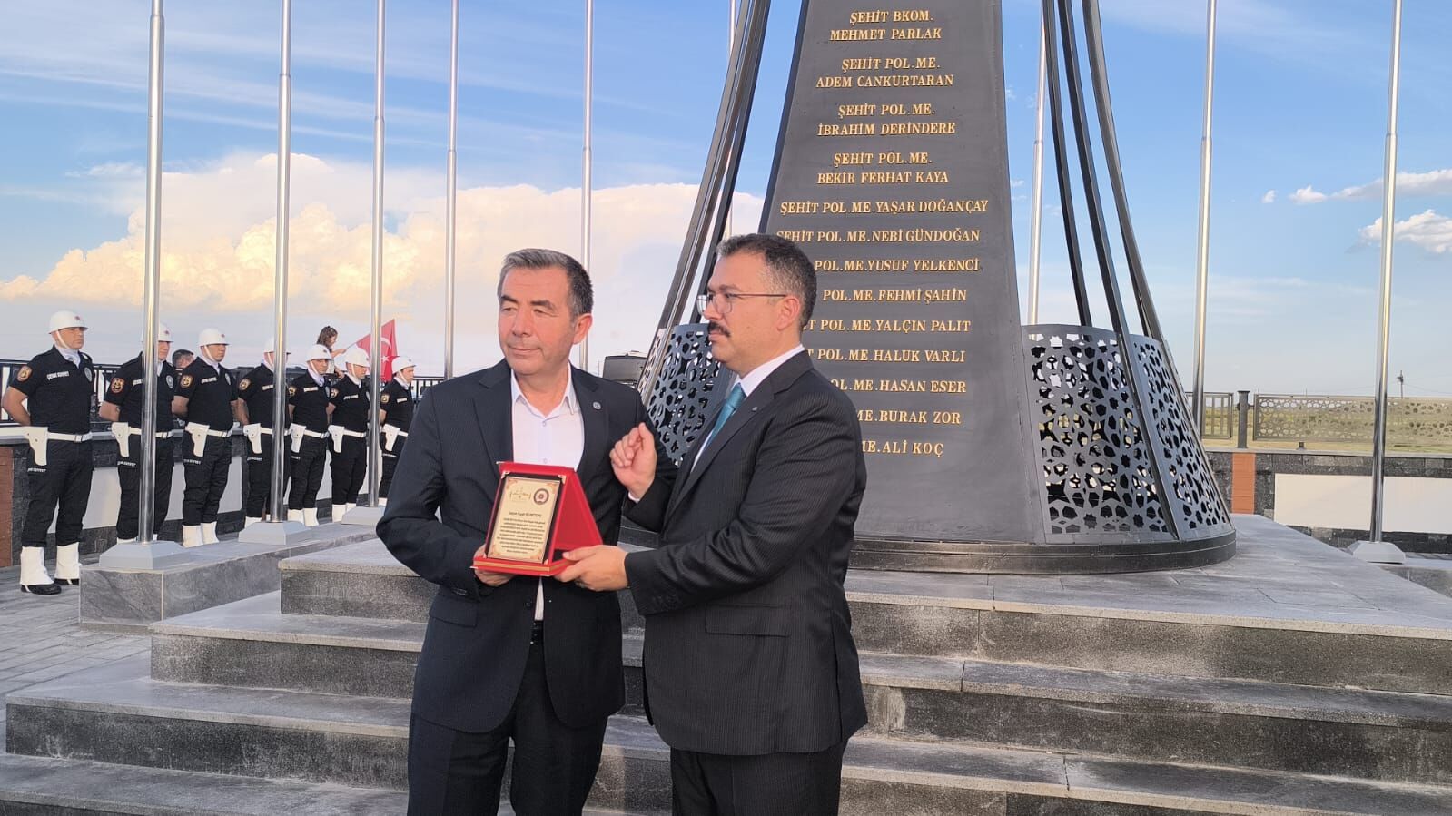 Dilucu Şehitleri İçin Yapılan Anıt Törenle Açıldı