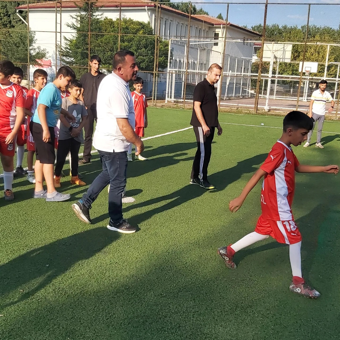 Başkan Tanık Futbolcularla Sahada