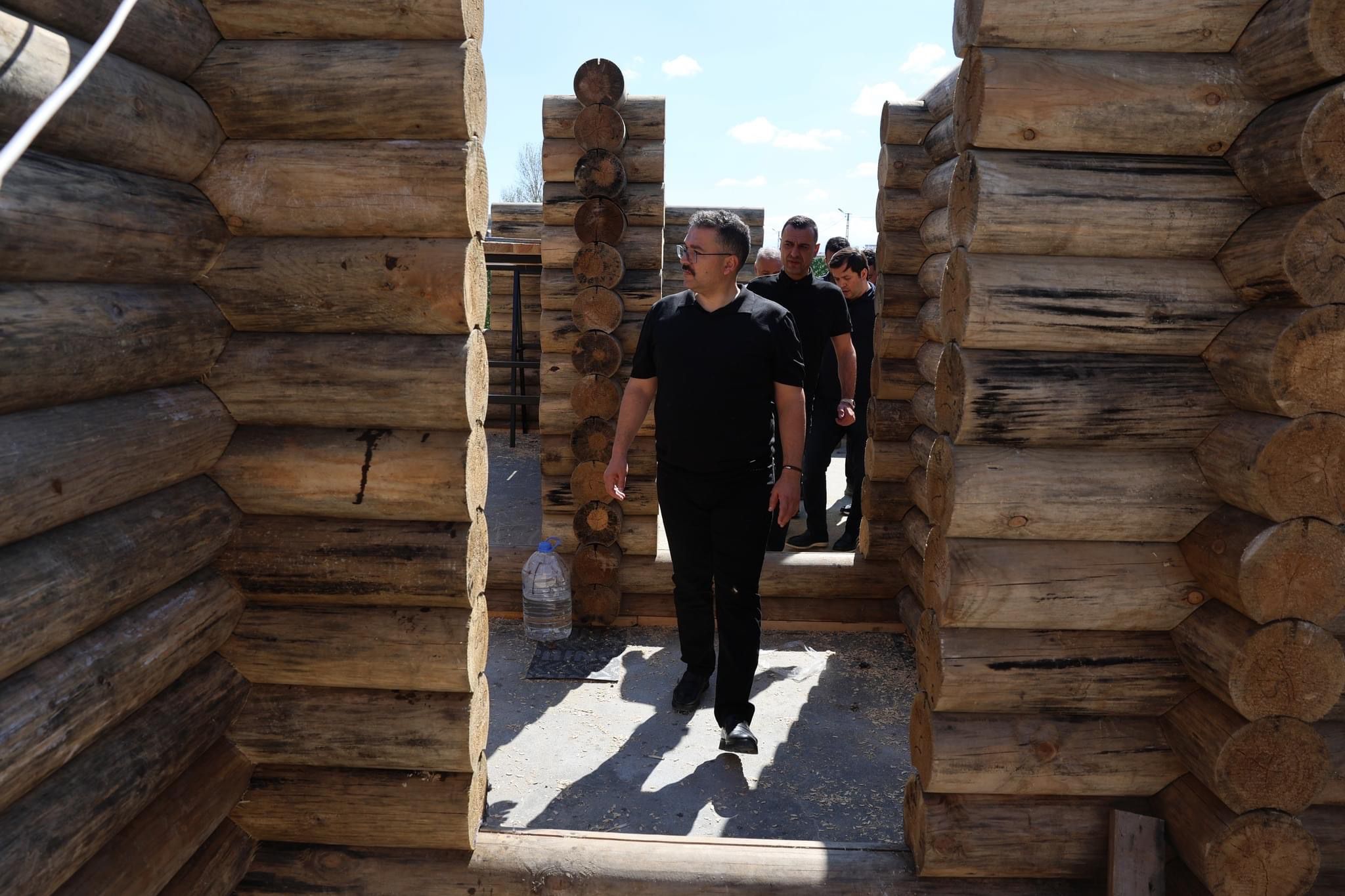 Vali Turan, Tuz Mağaralarını İş İnsanlarıyla Birlikte İnceledi