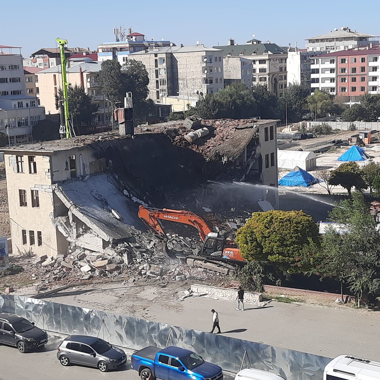 Bir Tarih Yıkılıyor: Iğdır Belediye Binası ve Haydar Aliyev Parkı Yenileniyor