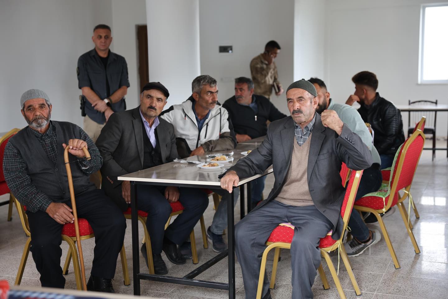 Vali Ercan Turan Taşlıca köyünü ziyaret etti.