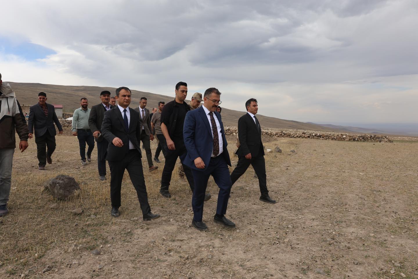 Vali Ercan Turan Taşlıca köyünü ziyaret etti.