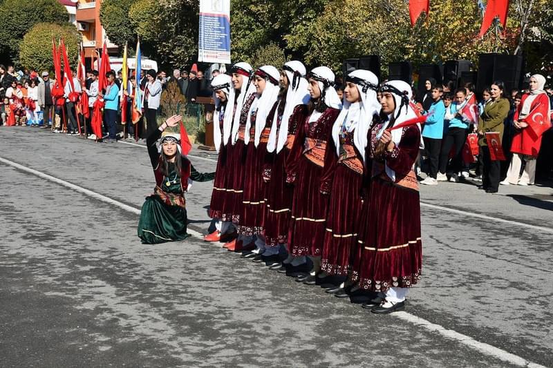 Üç Ülkeye Sınır Aralık İlçesinde Cumhuriyet Coşkusu