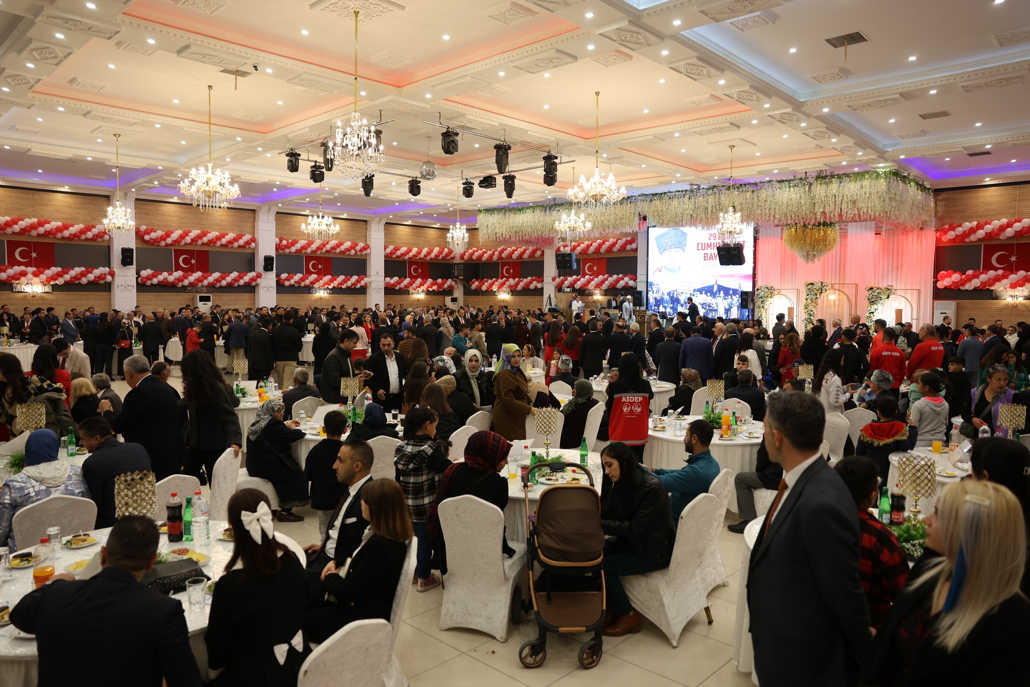 IĞDIR''DA CUMHURİYET RESEPSİYONU DÜZENLENDİ