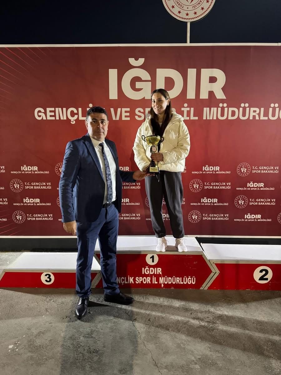 Iğdır''da Öğretmenler Günü Tenis Müsabakası Ödül Töreni Düzenlendi