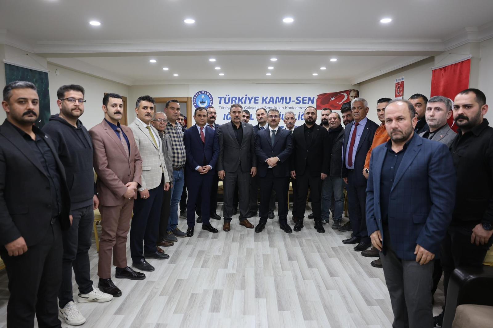 Vali Ercan Turan''dan Türkiye Kamu-Sen Iğdır İl Temsilciliğine Ziyaret