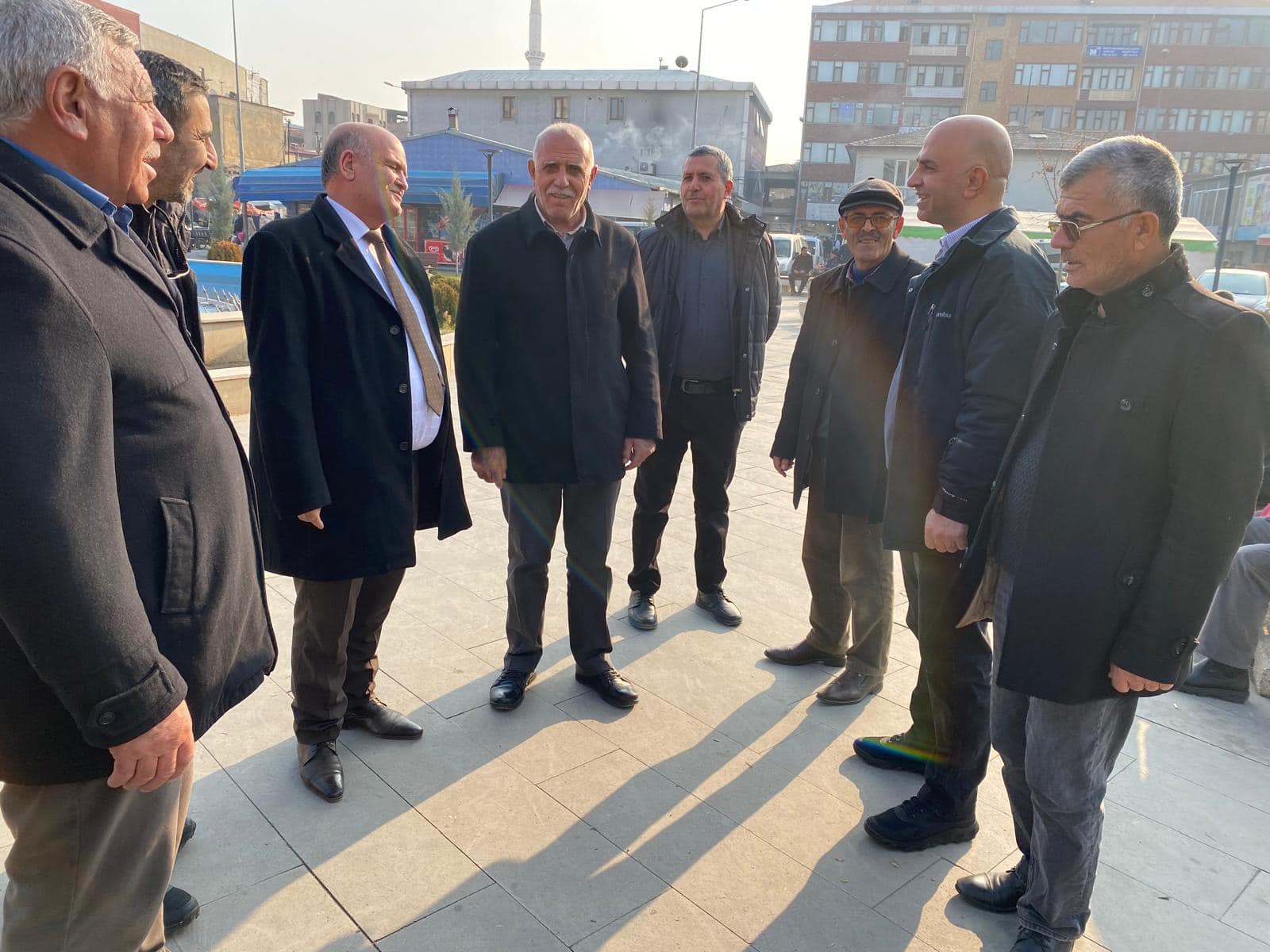 Ak Parti halkın içerisinde yer almaya ve sorunları dinlemeye devam ediyor