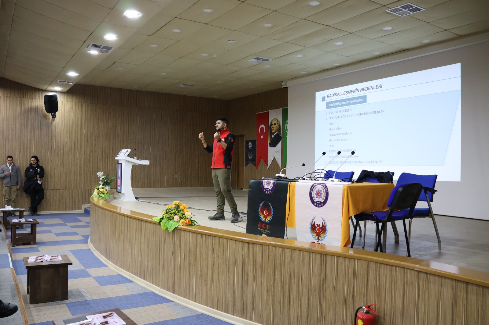 Iğdır Üniversitesinde Terörün Gölgesinde Radikalleşme Konulu Seminer Düzenlendi