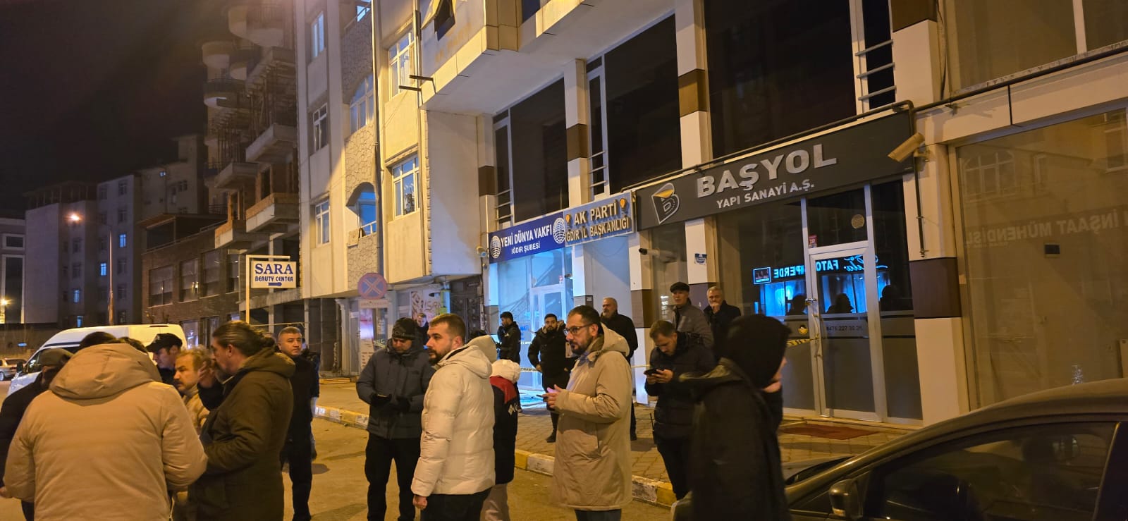 AK Parti Iğdır İl Binasına Kundaklama Girişimi