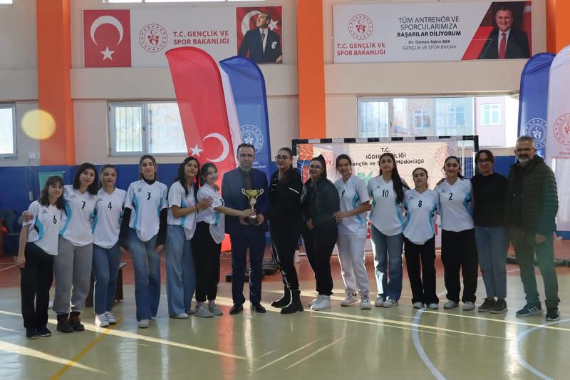 Okul Sporları Gençler Voleybol Müsabakaları Sona Erdi