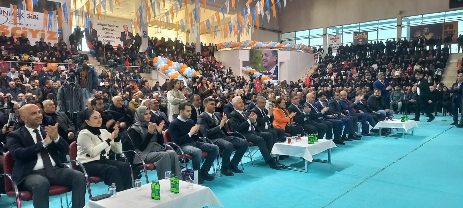 AK Parti 8. Olağan Iğdır İl Kongresi Coşku ve Yoğun Katılımla Gerçekleşti
