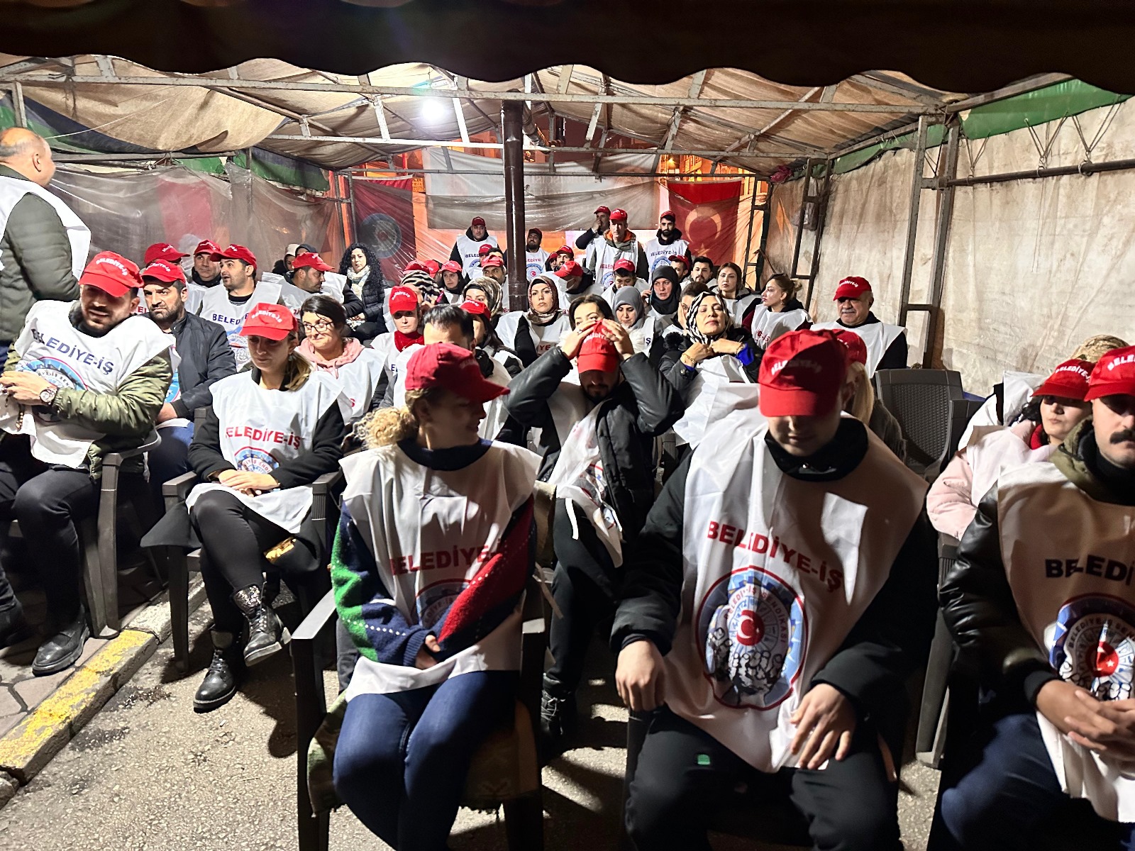 İşçiler Yeni Yıla Eylem Çadırında Girdiler