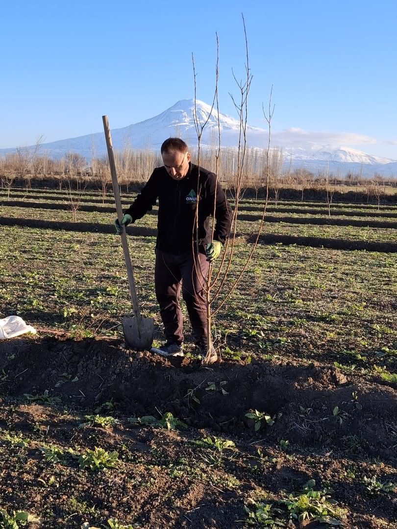 Orman Müdürü Taner Tazegün 2025 Yılının İlk Fidanlarını Toprakla Buluşturdu