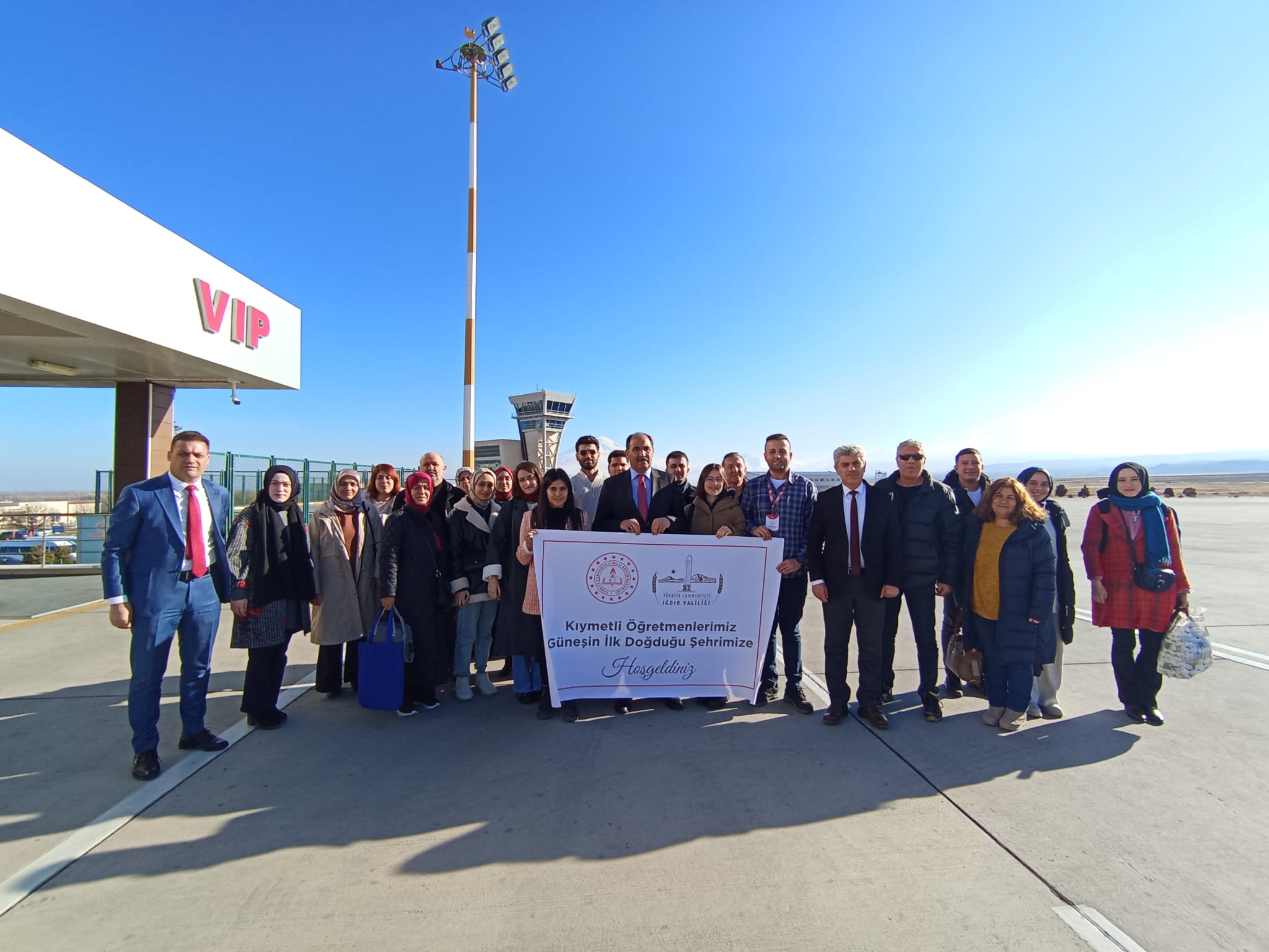 Iğdır İl Milli Eğitim Müdürü Aziz Gün, Yeni Atanan Öğretmenleri Havalimanında Karşıladı