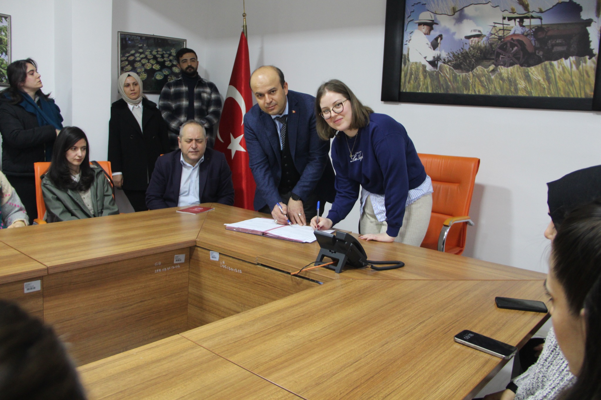 IĞDIR TARIM VE ORMAN İL MÜDÜRLÜĞÜNDE GÖREVLİ 36 SÖZLEŞMELİ PERSONELLERİN SÖZLEŞMELERİ YENİLENDİ