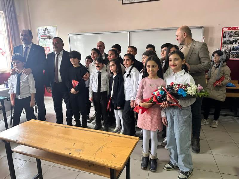 Başkan Tanık ve İl Milli Eğitim Müdürü Aziz Gün''den Melekli 100. Yıl Ortaokulu''na Ziyaret
