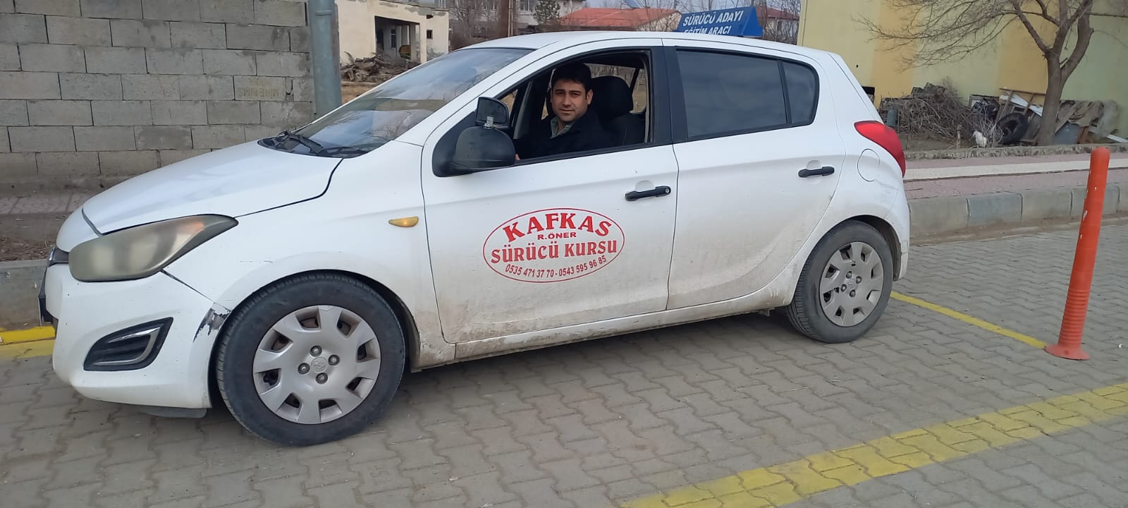 Iğdır''da Sürücü Adayları Direksiyon Eğitiminde  Ter Döküyor