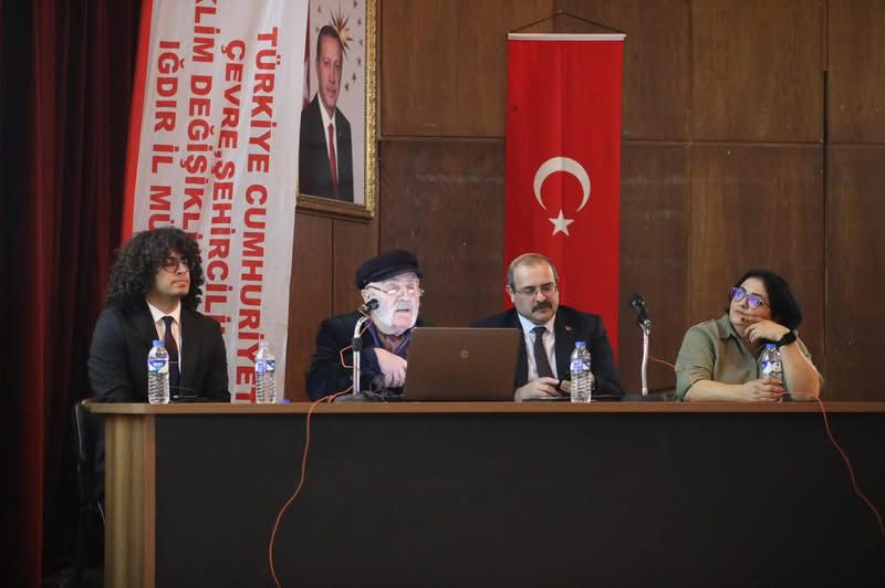 Iğdır''da Hava Kirliliği Paneli Düzenlendi