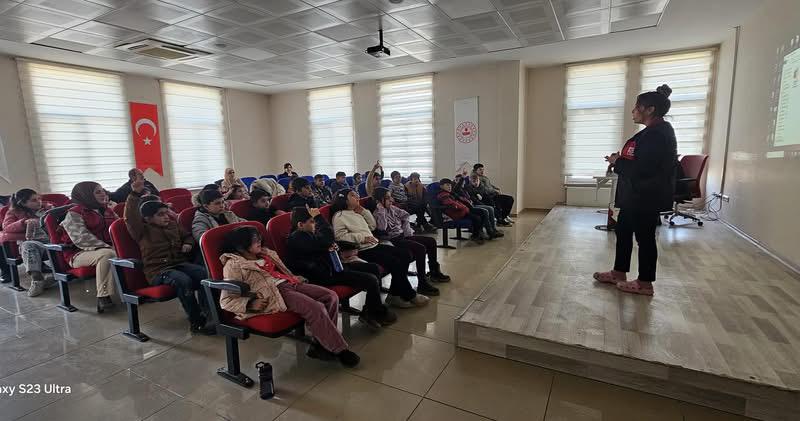 Gençler, 112 Acil Çağrı Merkezini Ziyaret Etti