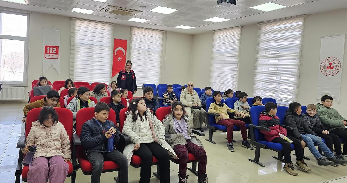 Gençler, 112 Acil Çağrı Merkezini Ziyaret Etti