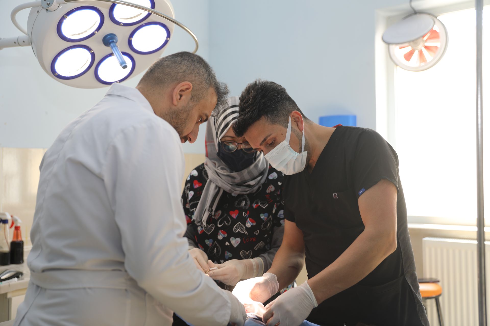     Iğdır''da 5 Bacaklı Kuzu Dünyaya Geldi