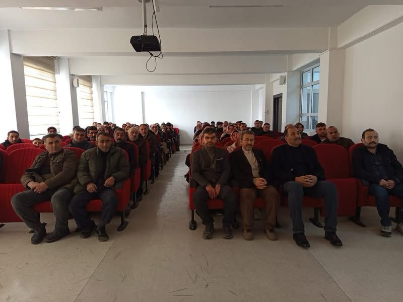 İl Milli Eğitim Müdürü Aziz Gün, Veli Toplantılarında Eğitimin Önemine Dikkat Çekti