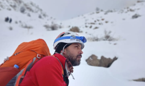 Iğdırlı Dağcılar Hocalı şehitleri için Haça Dağı''na tırmandı