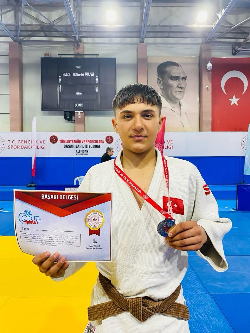 Iğdırlı Sporcu Emre Kolcu