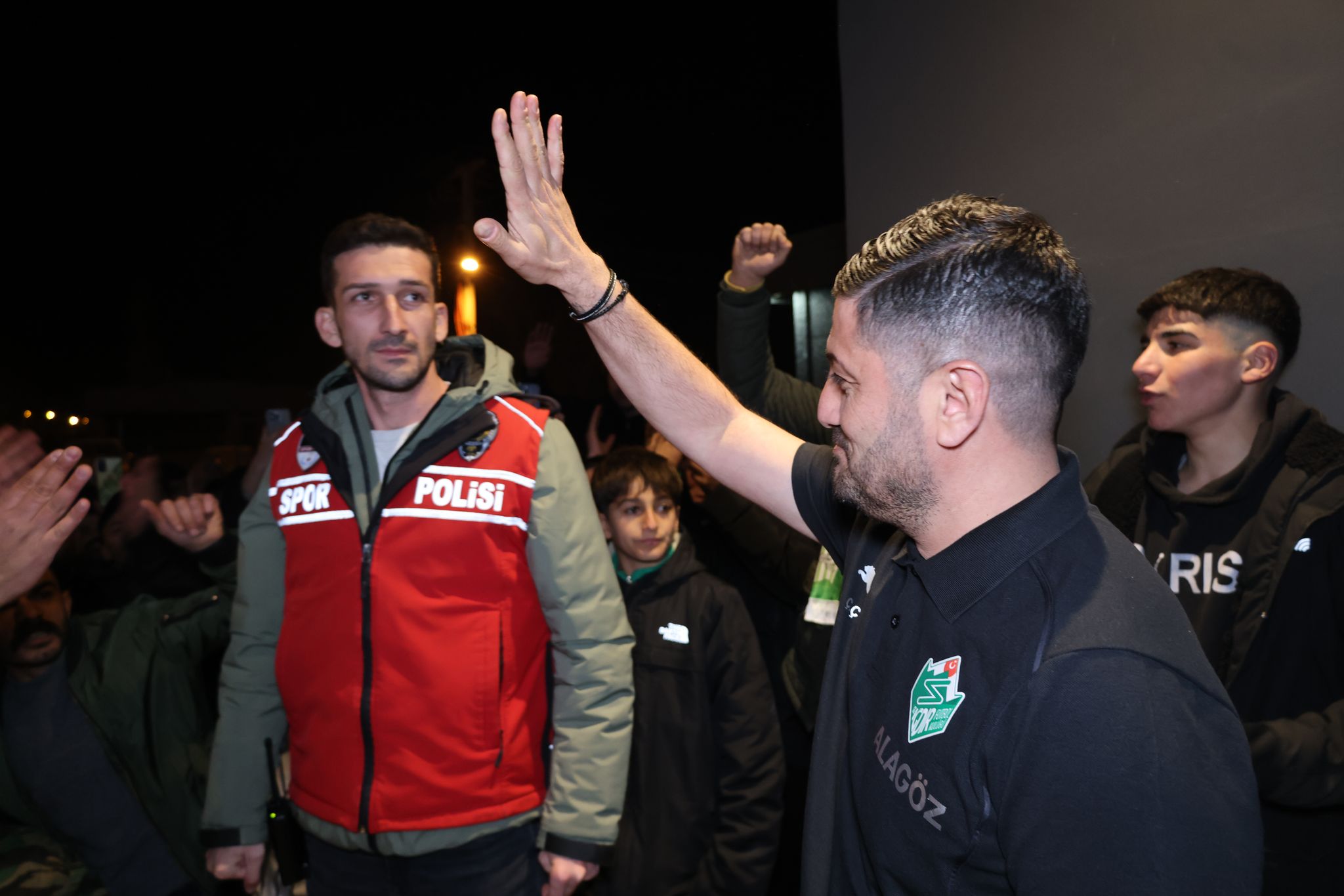 Alagöz Holding Iğdır FK Taraftarlarından Maç Öncesi Moral Desteği