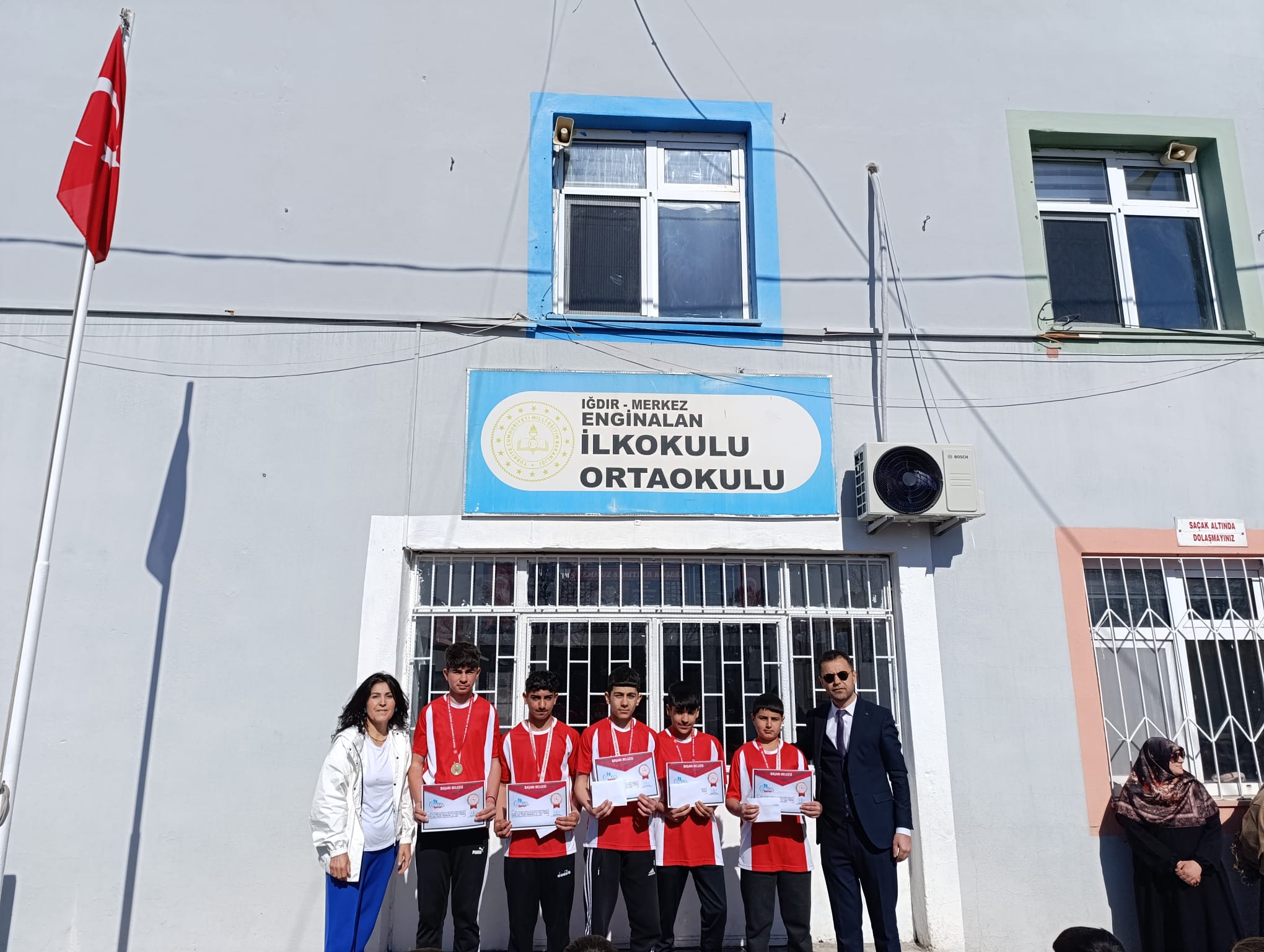 Okul Sporları  Badminton Yıldız Erkeklerde Enginalan  Ortaokulu  il 1.si  Oldu. 