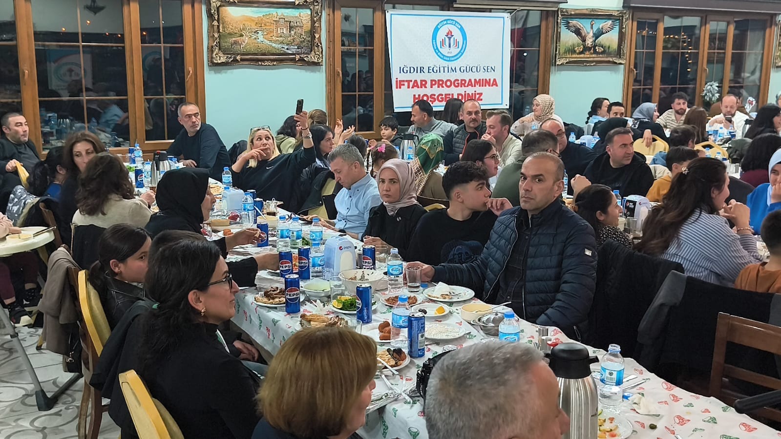 Eğitim ve Bilim Gücü Dayanışma Sendikasından iftar yemeği