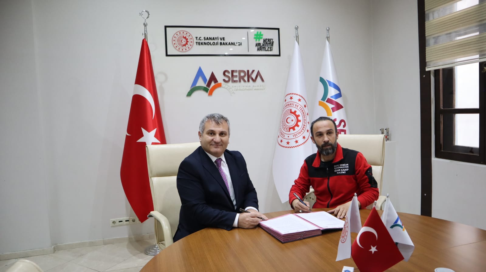 IĞDIR KAMP VE DAĞCILIK KULÜBÜNDEN BÜYÜK ADIM: SERHAT KALKINMA AJANSI İLE YAZ DAĞCILIK EĞİTİMİ PROJESİ İMZALANDI