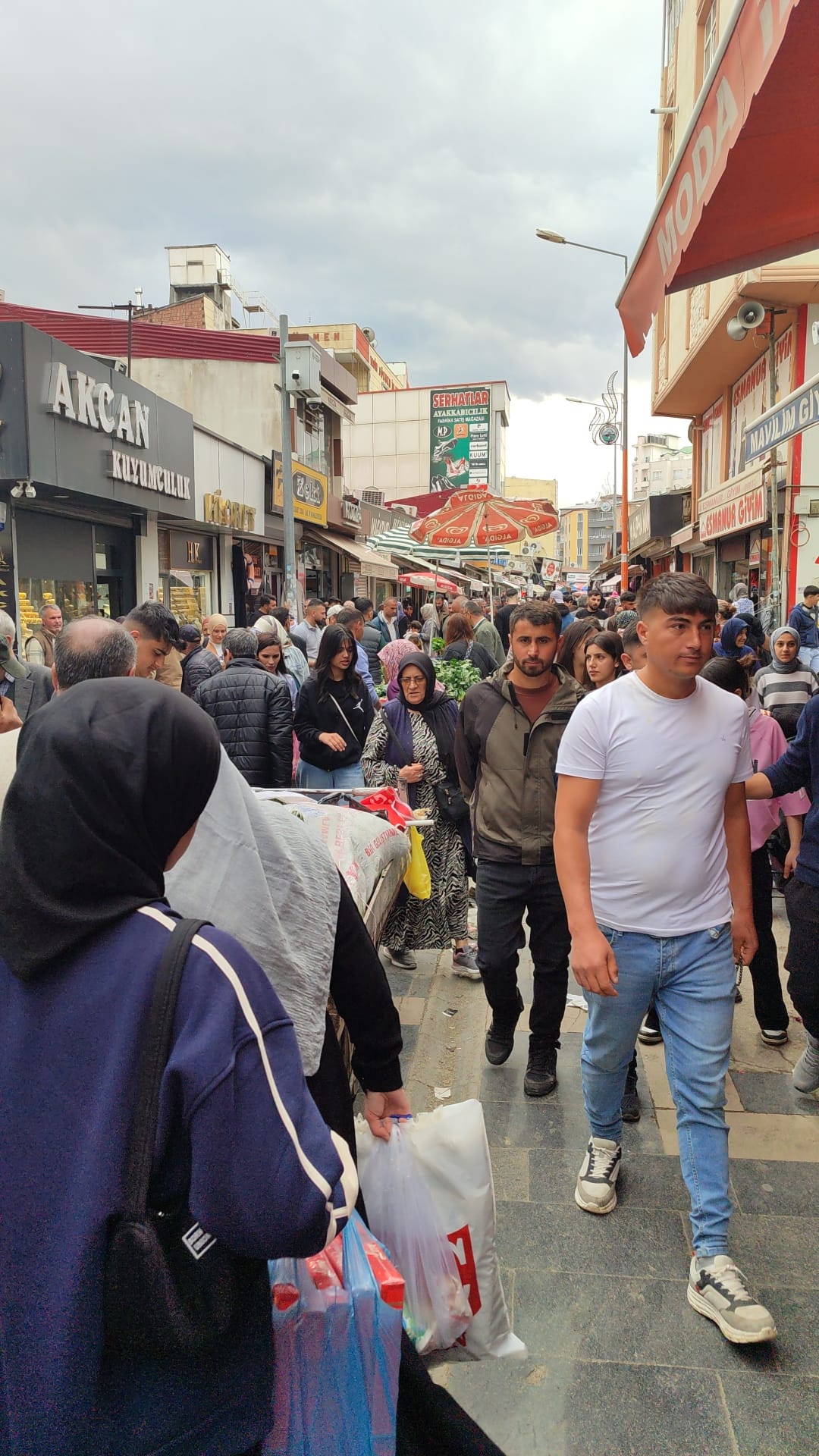 Iğdır''da   Bayram yoğunluğu yaşanıyor
