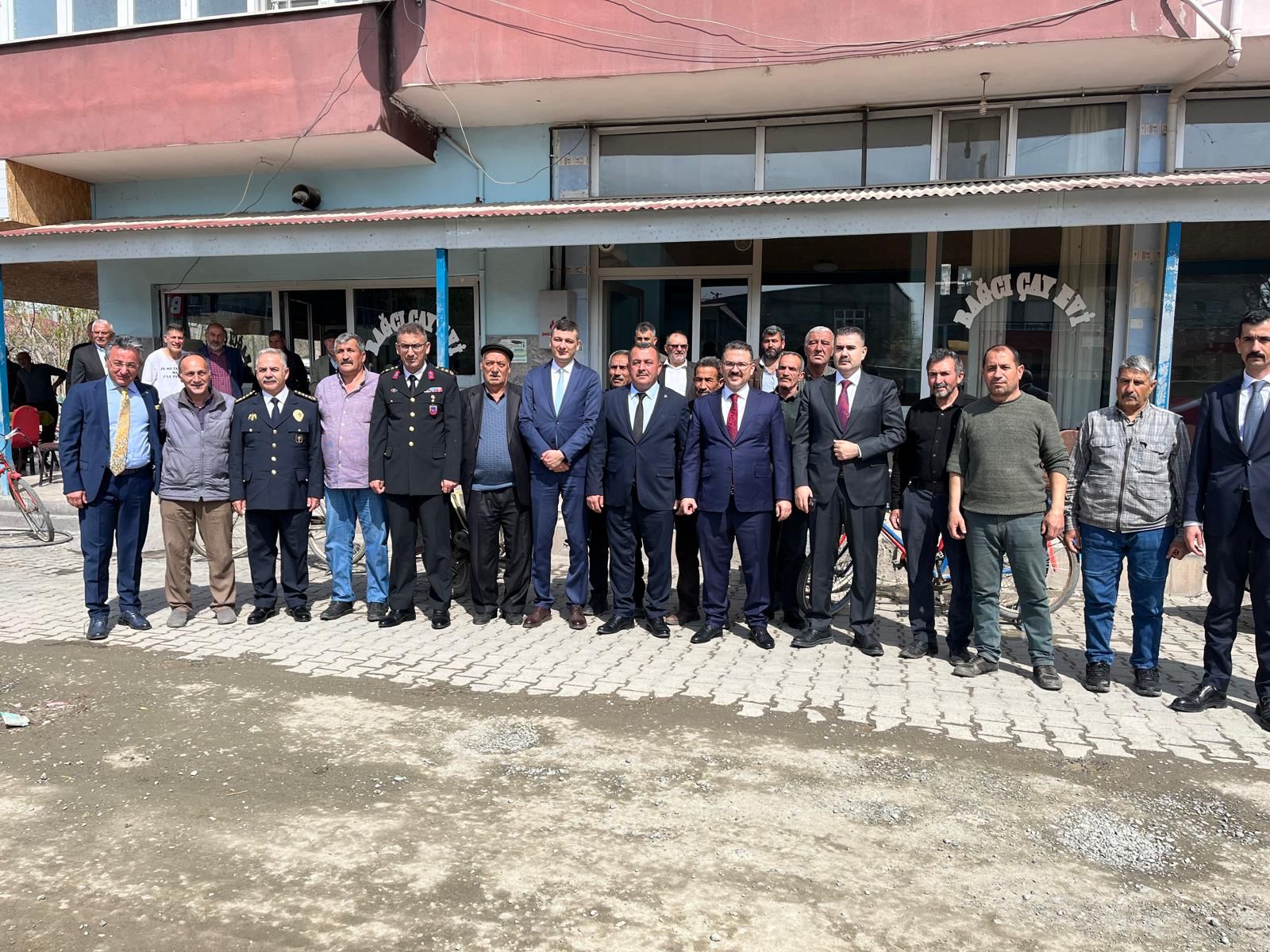 Belediye Başkanı Tanık, vatandaşlarla bayramlaştı