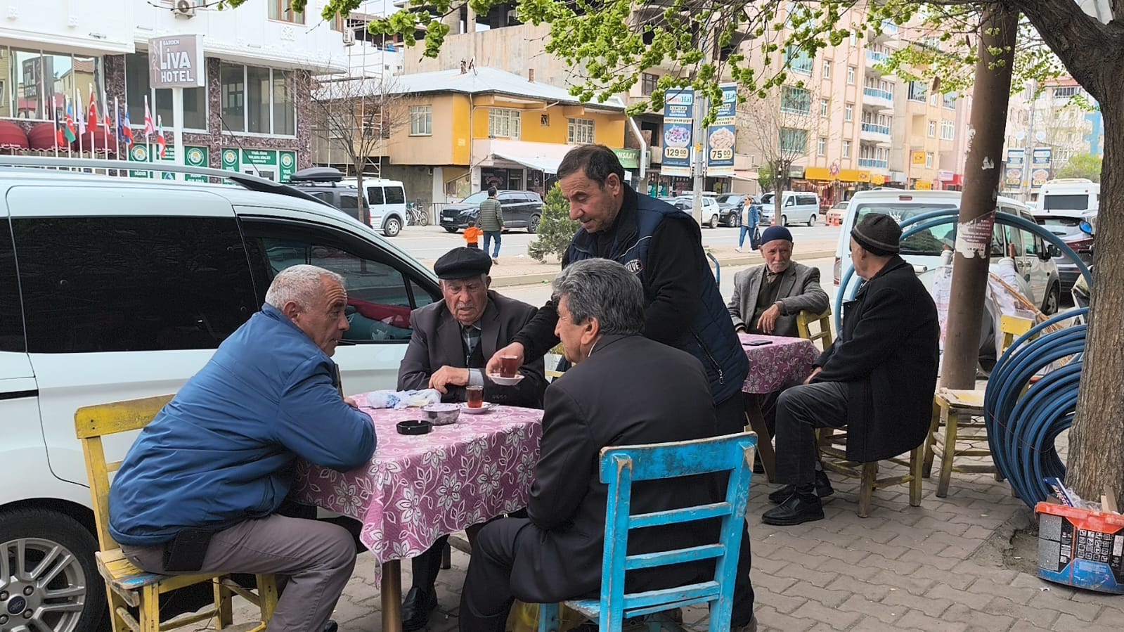 Iğdır''ın Çay Efsanesi: Ali Karaçay 50 Yıldır Hizmette