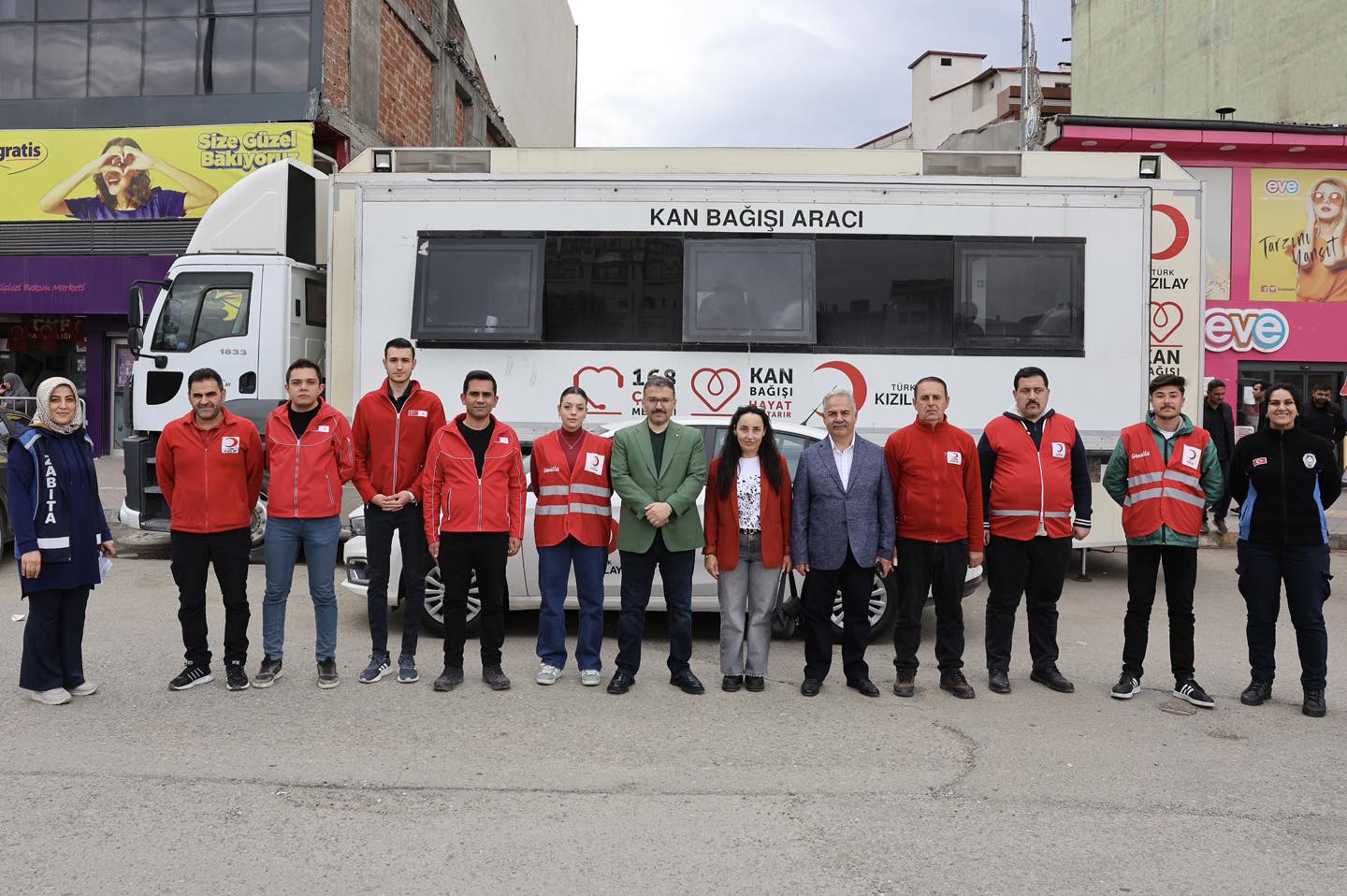 Vali Ercan Turan''dan Kan Bağışı