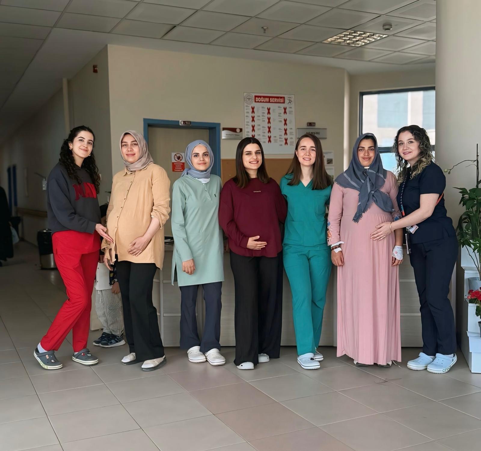 Ebeler Haftası''nda Normal Doğuma Teşvik: İl Sağlık Müdürlüğü''nden Ebeler ve Gebelere Yönelik Örnek Uygulama