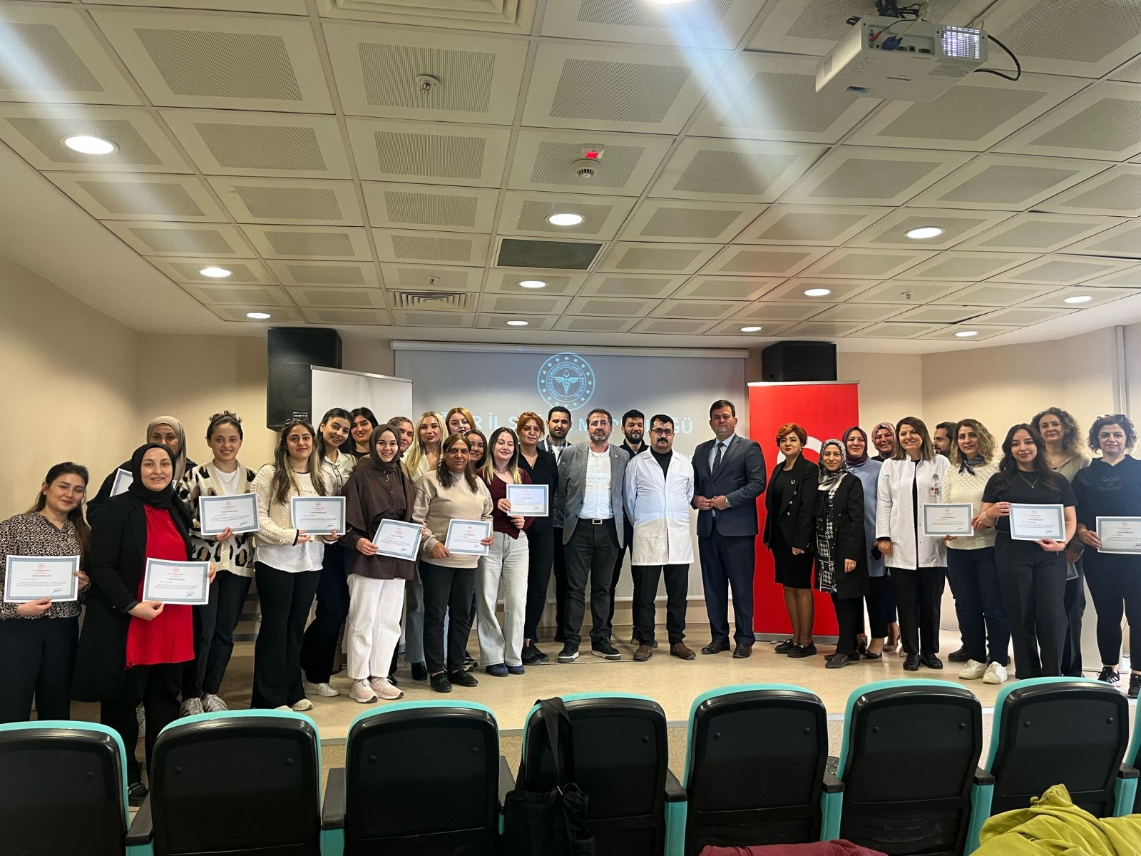 Ebeler Haftası''nda Normal Doğuma Teşvik: İl Sağlık Müdürlüğü''nden Ebeler ve Gebelere Yönelik Örnek Uygulama