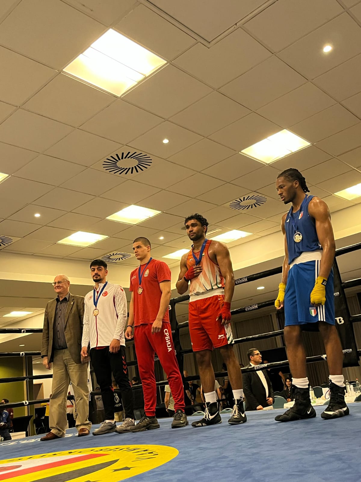 Iğdırlı Milli Boksör Cihandar Enes Alkazak Brüksel