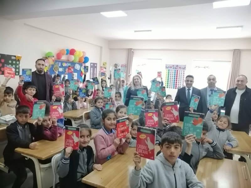 Havva Tekin, “Iğdır Okuyor, Hedefi Yükseliyor” Etkinliğinde Öğrencilerle Buluştu
