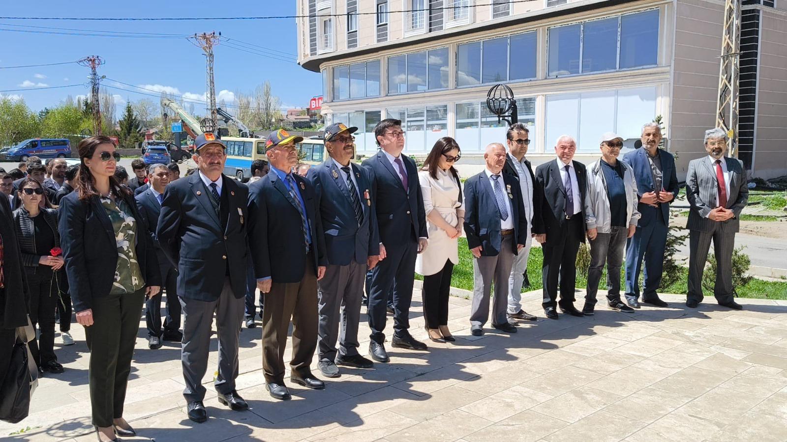 Azerbaycan''ın Milli Lideri Haydar Aliyev''in doğumunun 102. yıldönümü
