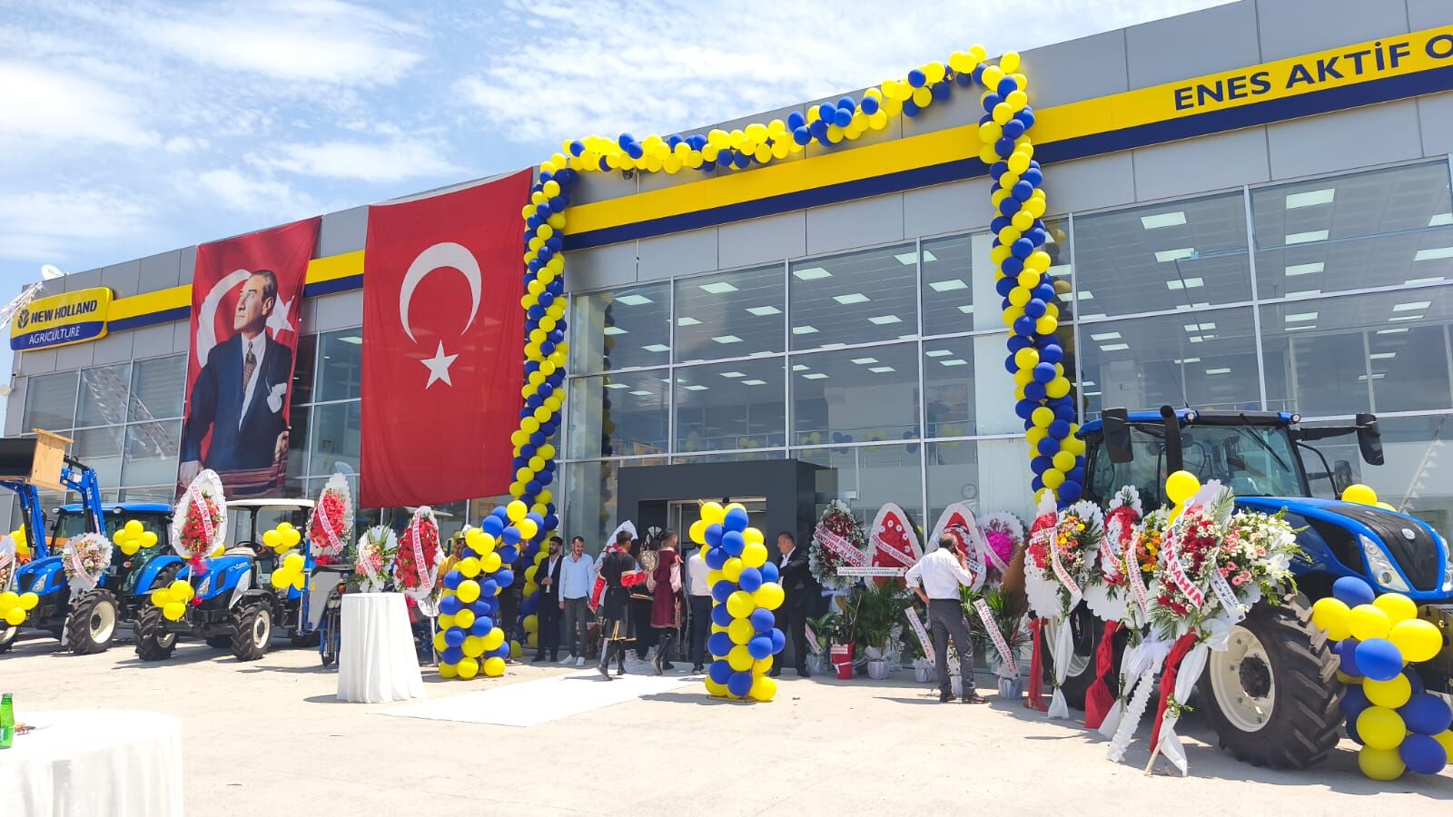 Türk Traktör NewHolland Plaza''dan Görkemli Açılış