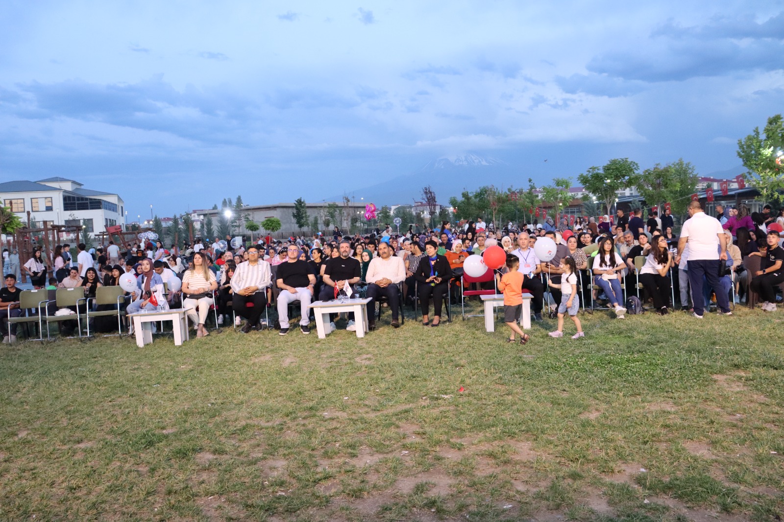 Bahçeşehir Koleji Yaz Şenliği Iğdır''ı Coşturdu: Büyük İlgi Gördü!