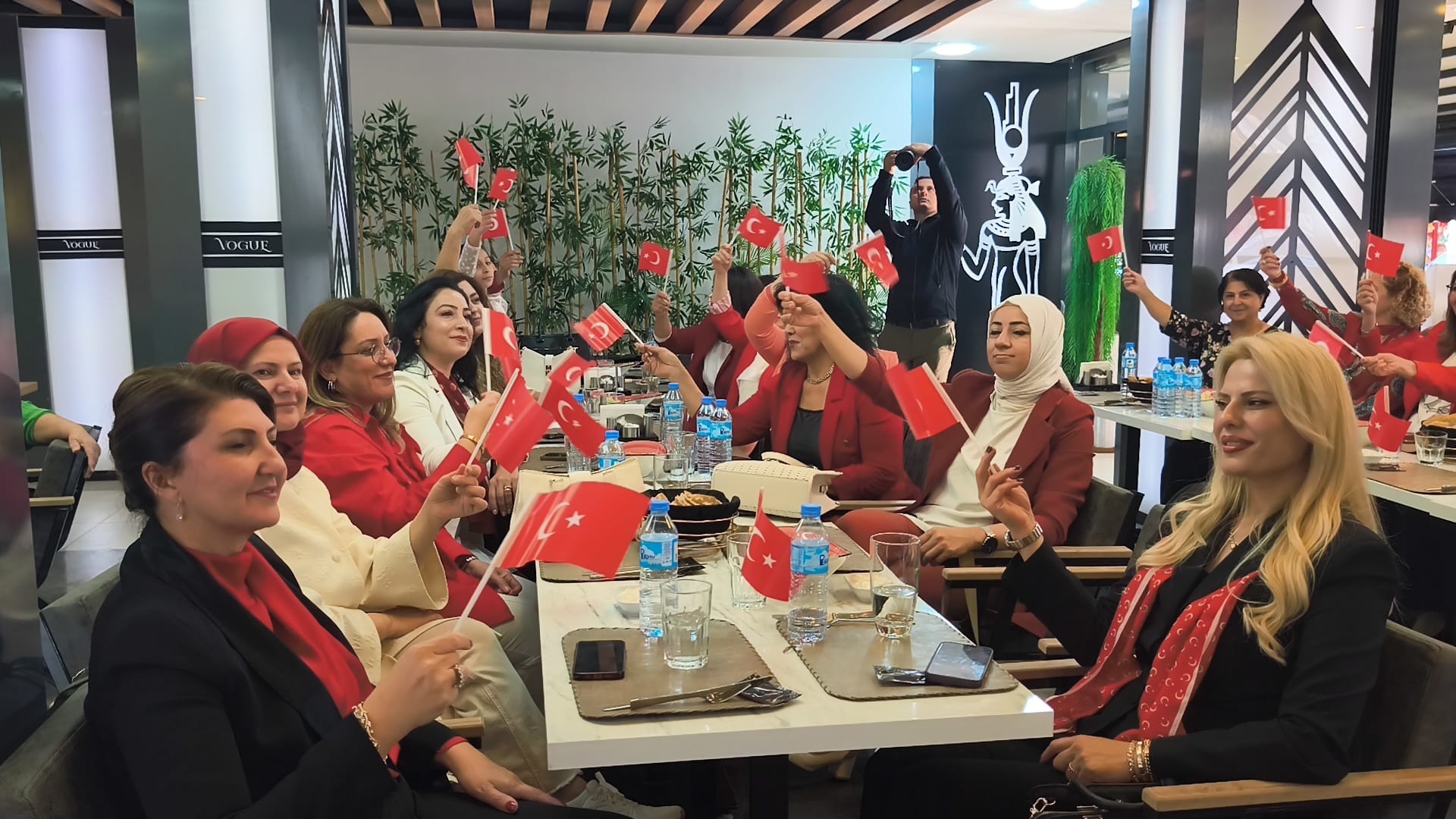 3B28C30E 200B 4214 A6E3 2E62707F5D67