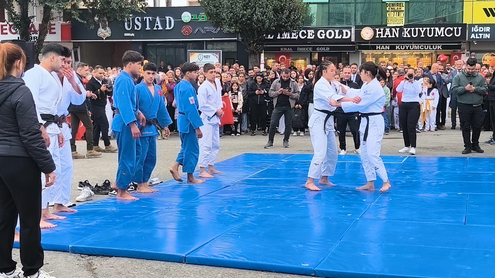 886Aed0B Aa86 426C A870 C338B45A3077