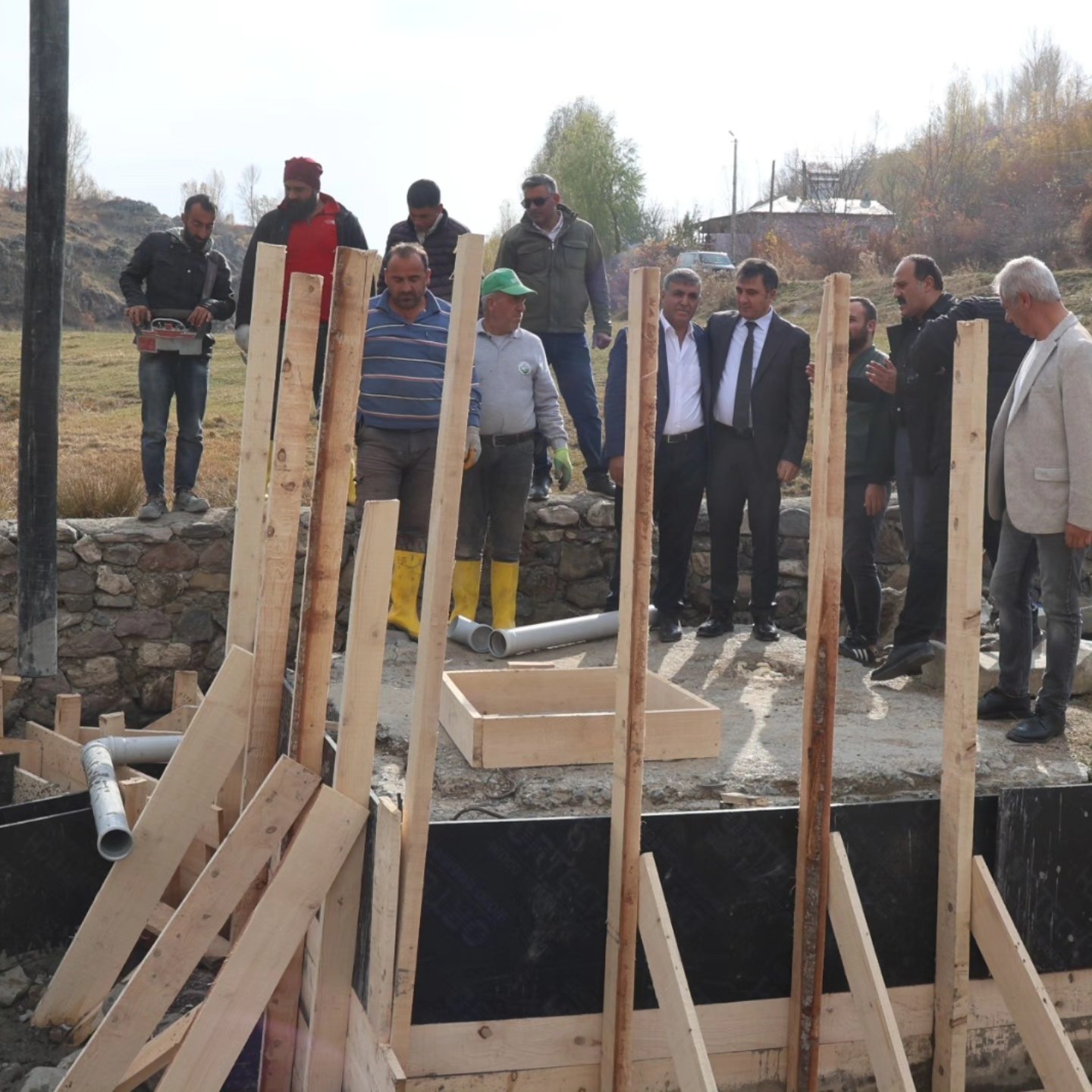 583664836 2495836687454575 5078630456342727960 N